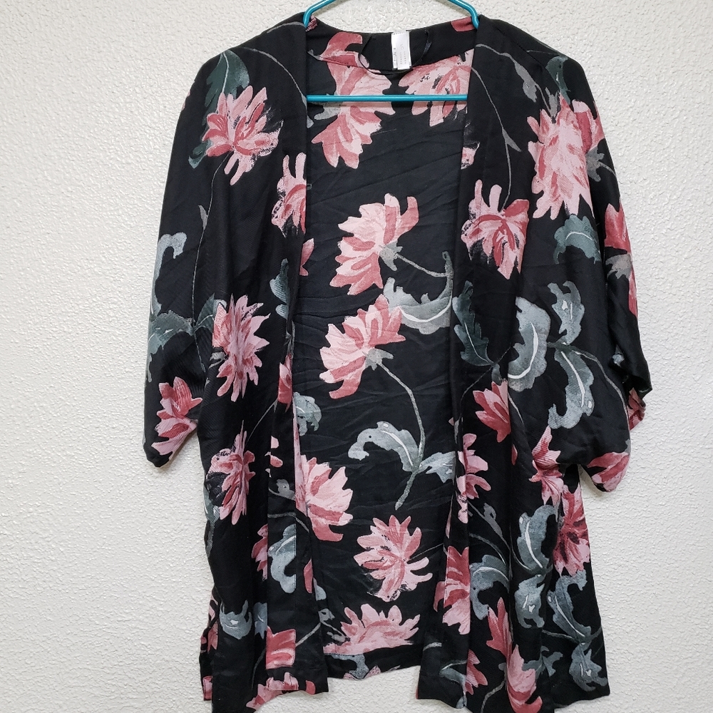 Lauren Conrad kimono